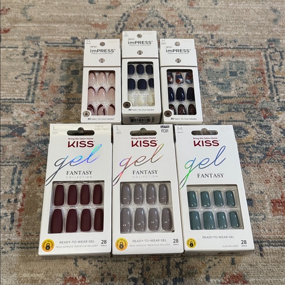 KISS press-on nail bundle - Picture 2 of 2